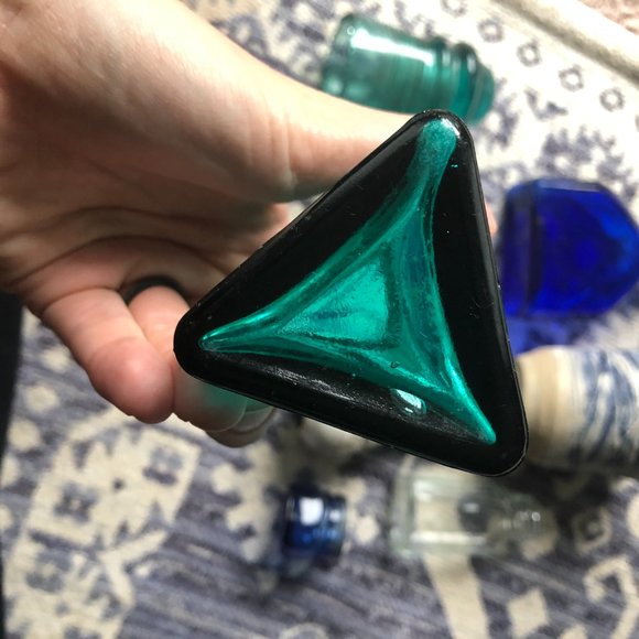 Lot of 7 Glass and Ceramic Bottles - Picture 5 of 13